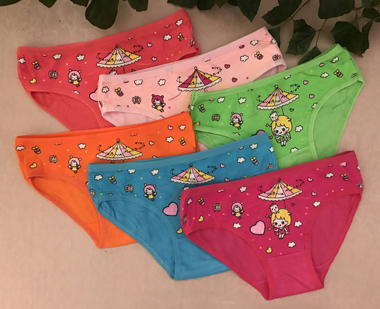 

Трусики хлопковые для девочки 4-6 лет ,,Микс цветов и рисунков ,,