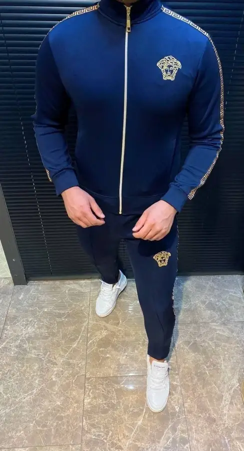 

Спортивный костюм Versace