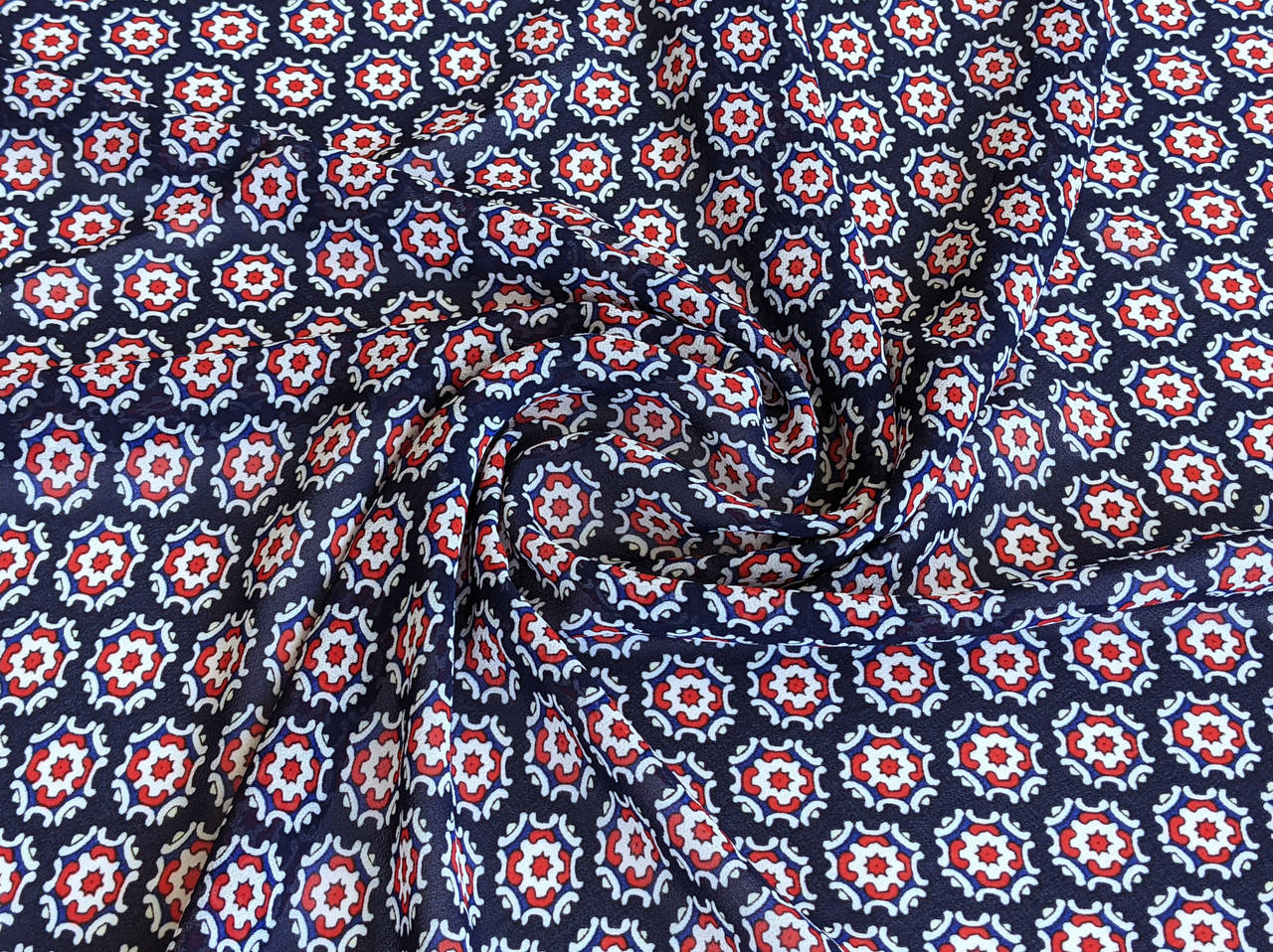 

Ткань ​​Шифон креповый цветочная геометрия, красный на темно-синем