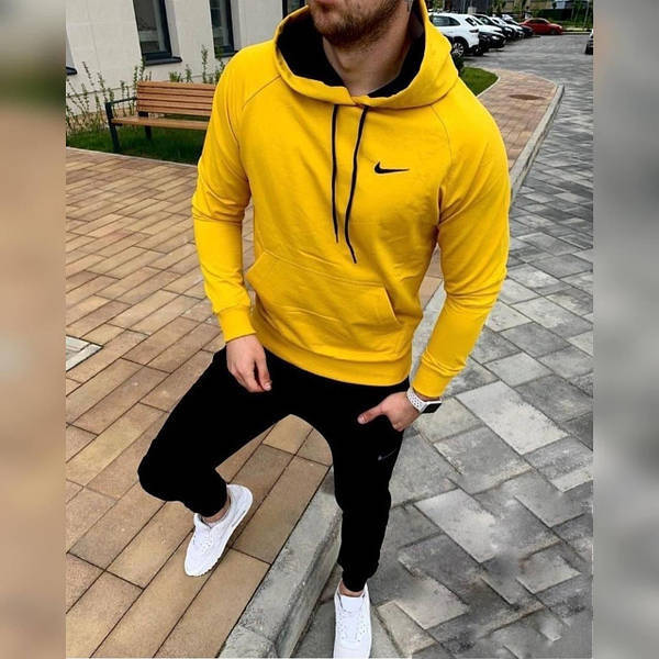 

Чоловічий спортивний костюм