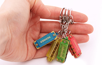 

Губная гармошка сувенирный подарок Hohner Mini Harp 91301 (брелок для ключей)