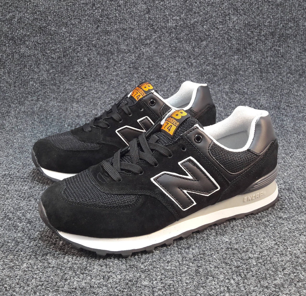 

Кроссовки New Balance 574 замшевые черные унисекс (р.37,39,41), Черный