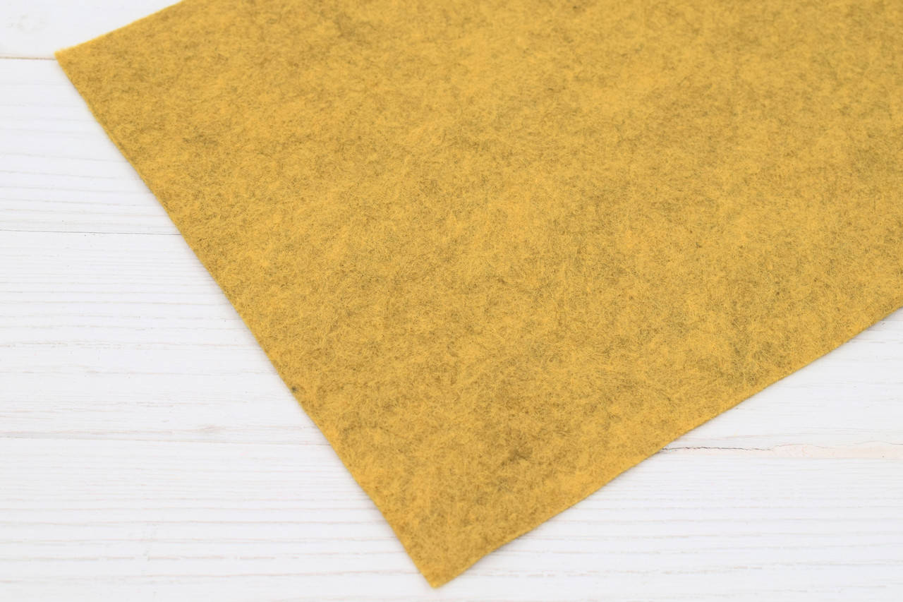 

Американский мягкий фетр 1,5 мм (20х30 см) - №55 медовая горчица (2105 honey mustard)