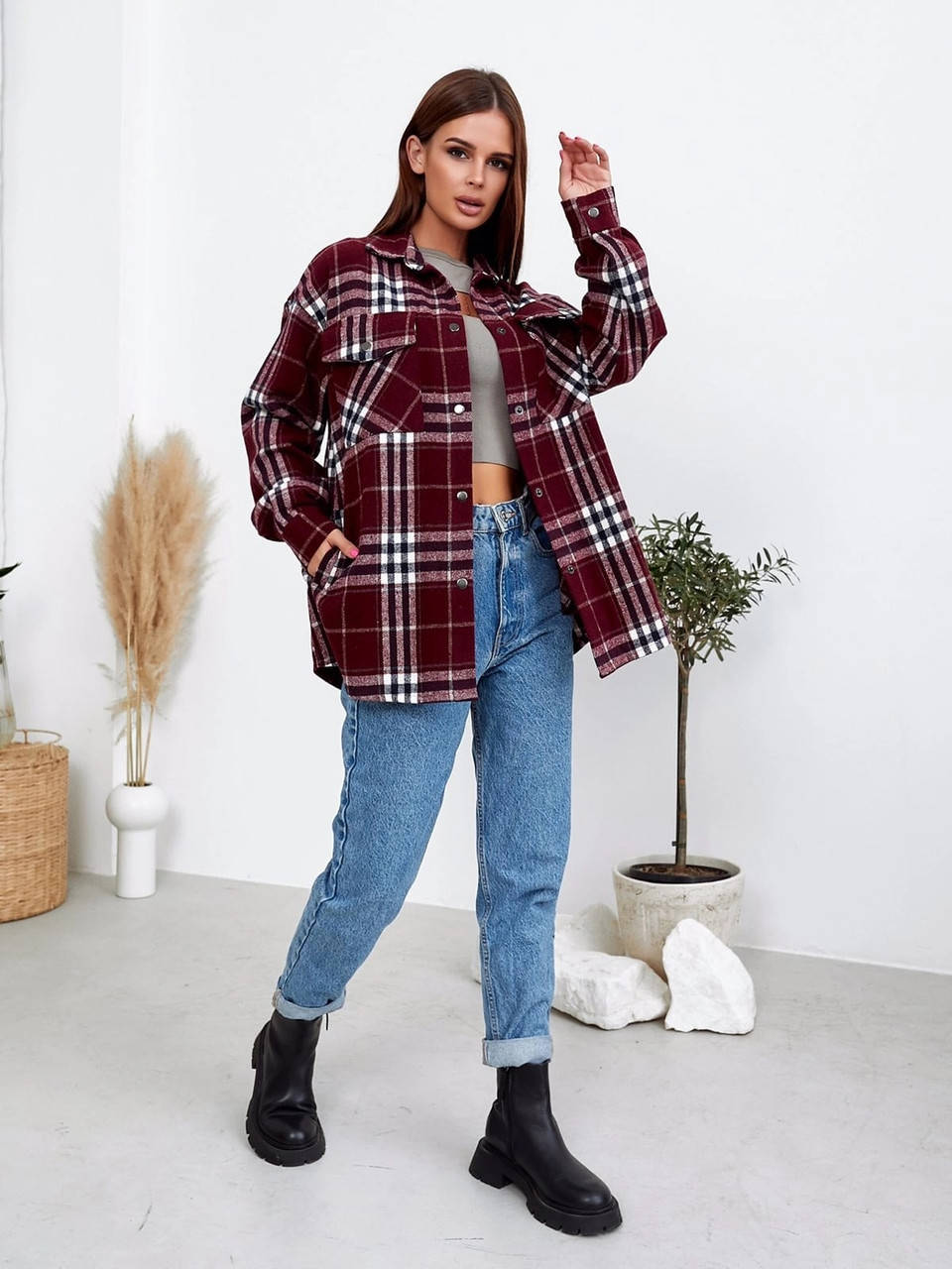 

Модная клетчатая женская рубашка на кнопках с карманами бордовая в клетку 42/44/46 и 48/50/52, Разные цвета