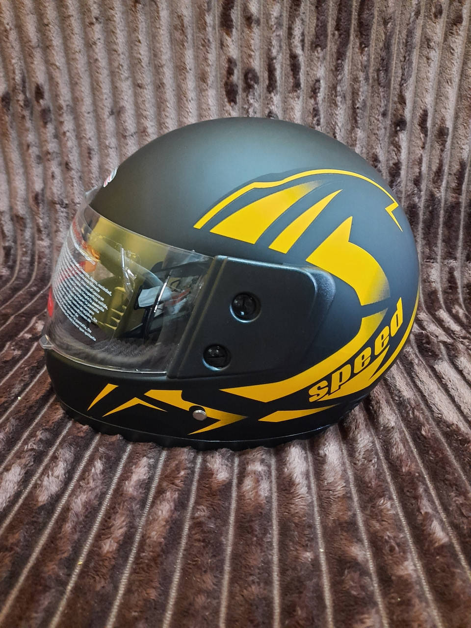 

Мотошлем матовый черный интеграл F2