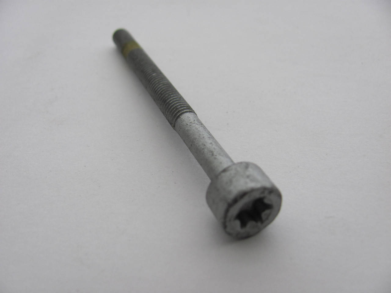 

Болт крепления форсунки MB Sprinter, Vito 638/639 CDI (OM611/612/646) — Autotechteile (Германия) — 100 0703