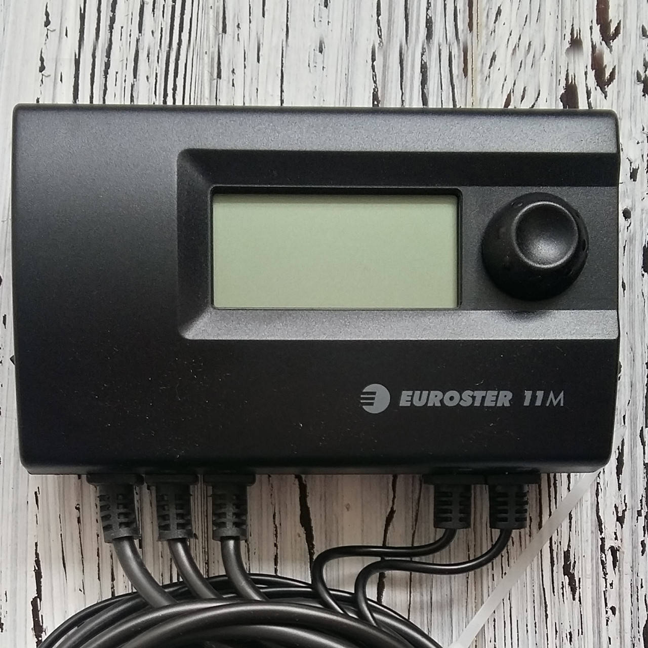 

EUROSTER 11M до 110°С термоконтроллер смесительного клапана, два выносных датчика, система Антистоп