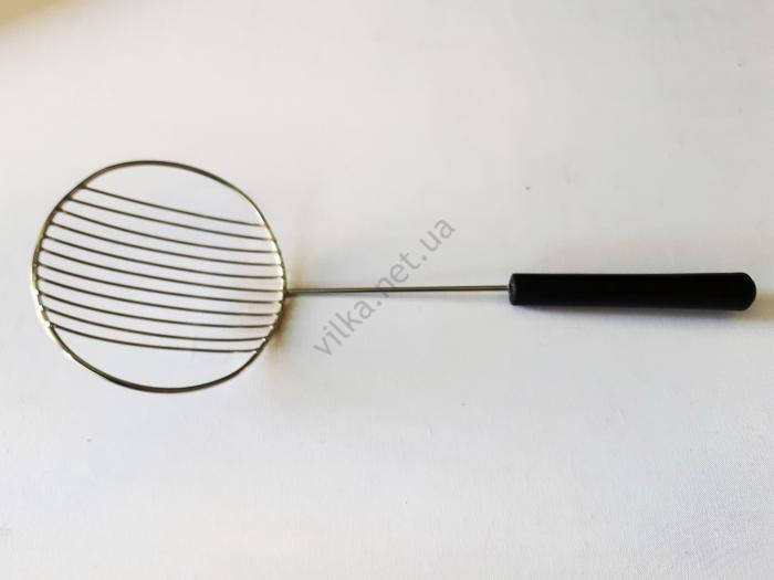 

Шумовка нержавеющая с пластмассовой ручкой d 8 cm L 23 cm