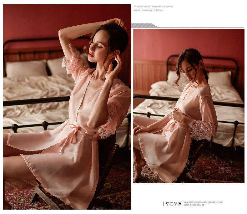 

Халат с кружевами