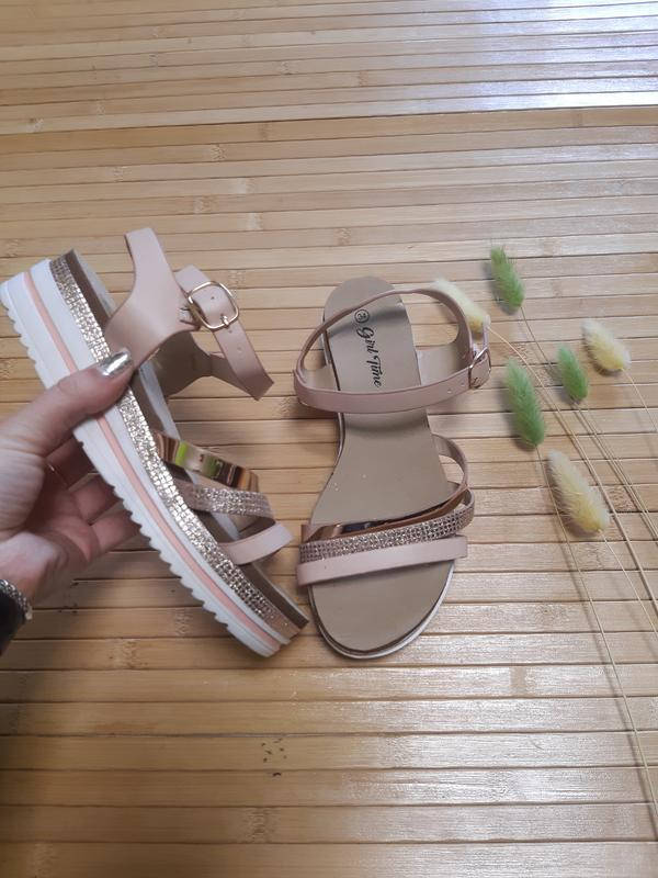 

Босоніжки girl time