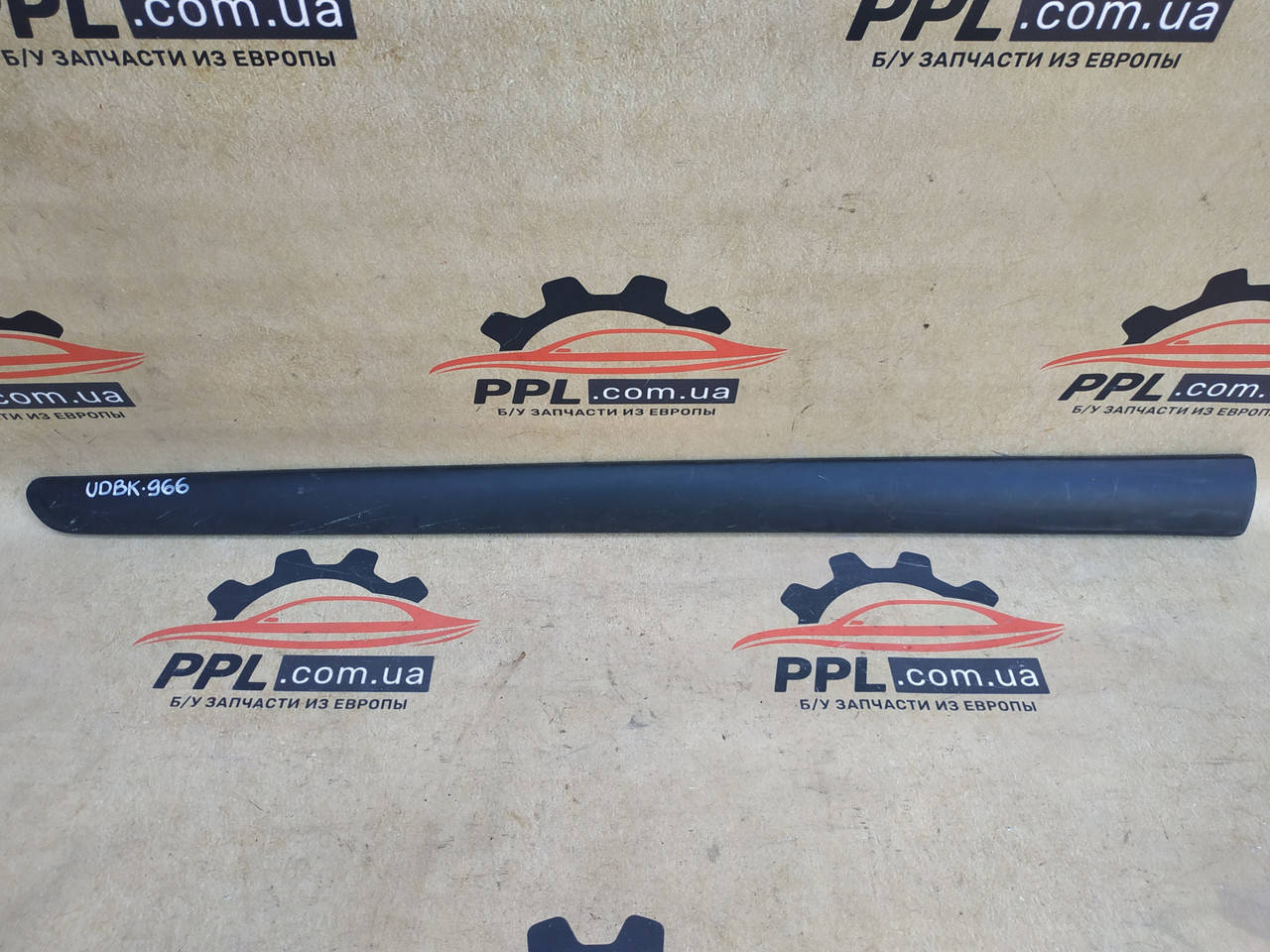 

Citroen C3 2002-2009 накладка двери листва задняя левая 9637993577