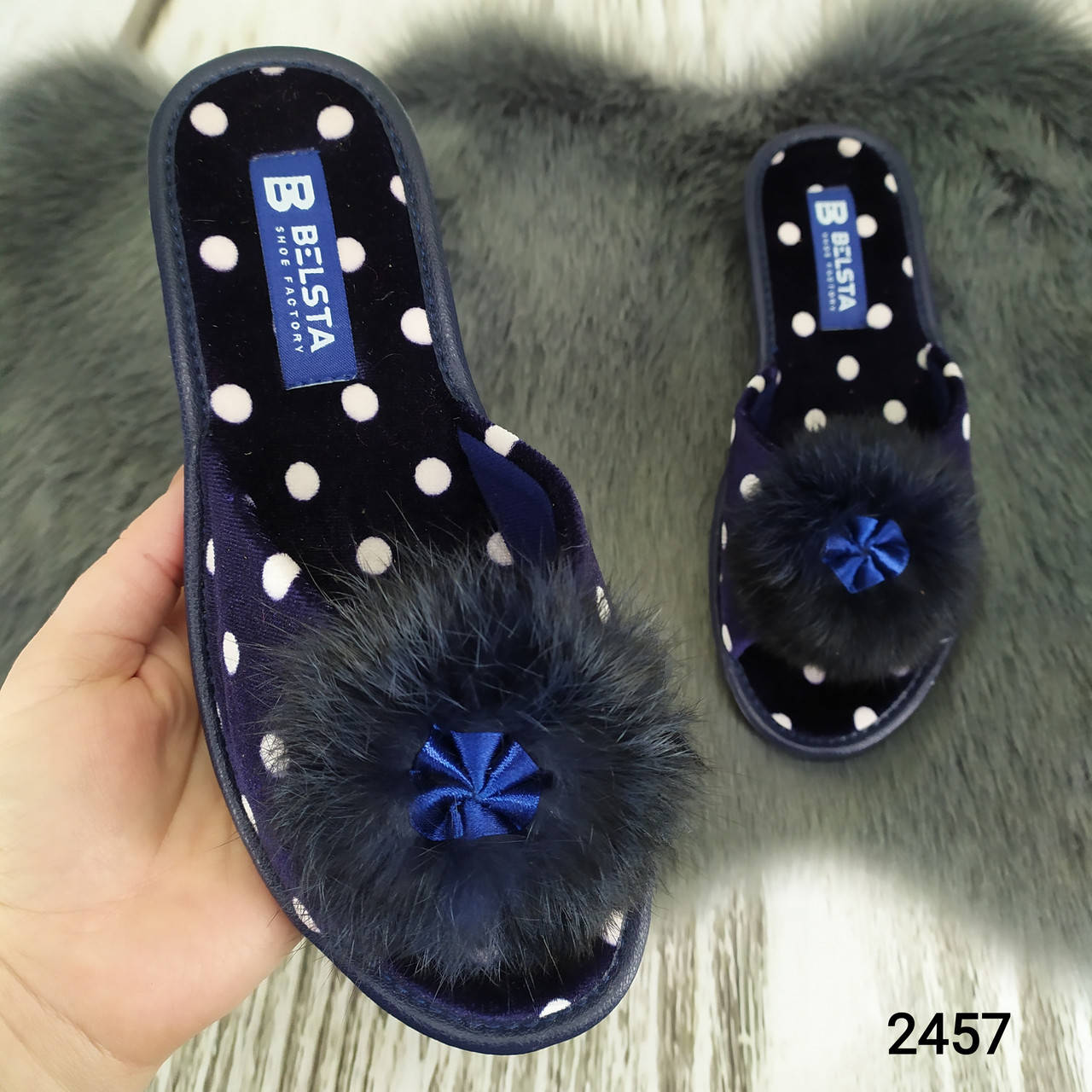 

Женские комнатные тапочки Белста темно-синие в горошек с открытым носком и пушком, Синий