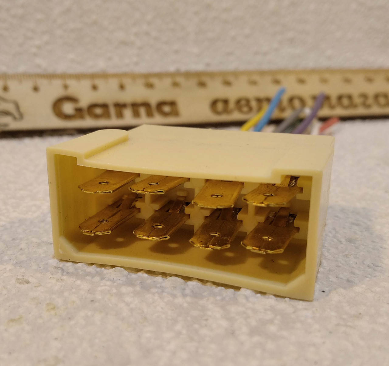 

Разъем 8 восьми контактный автомобильный "розетка"