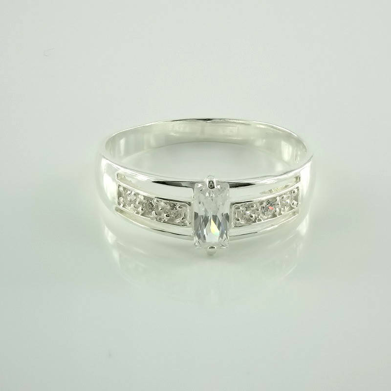 

Серебряное кольцо 3633