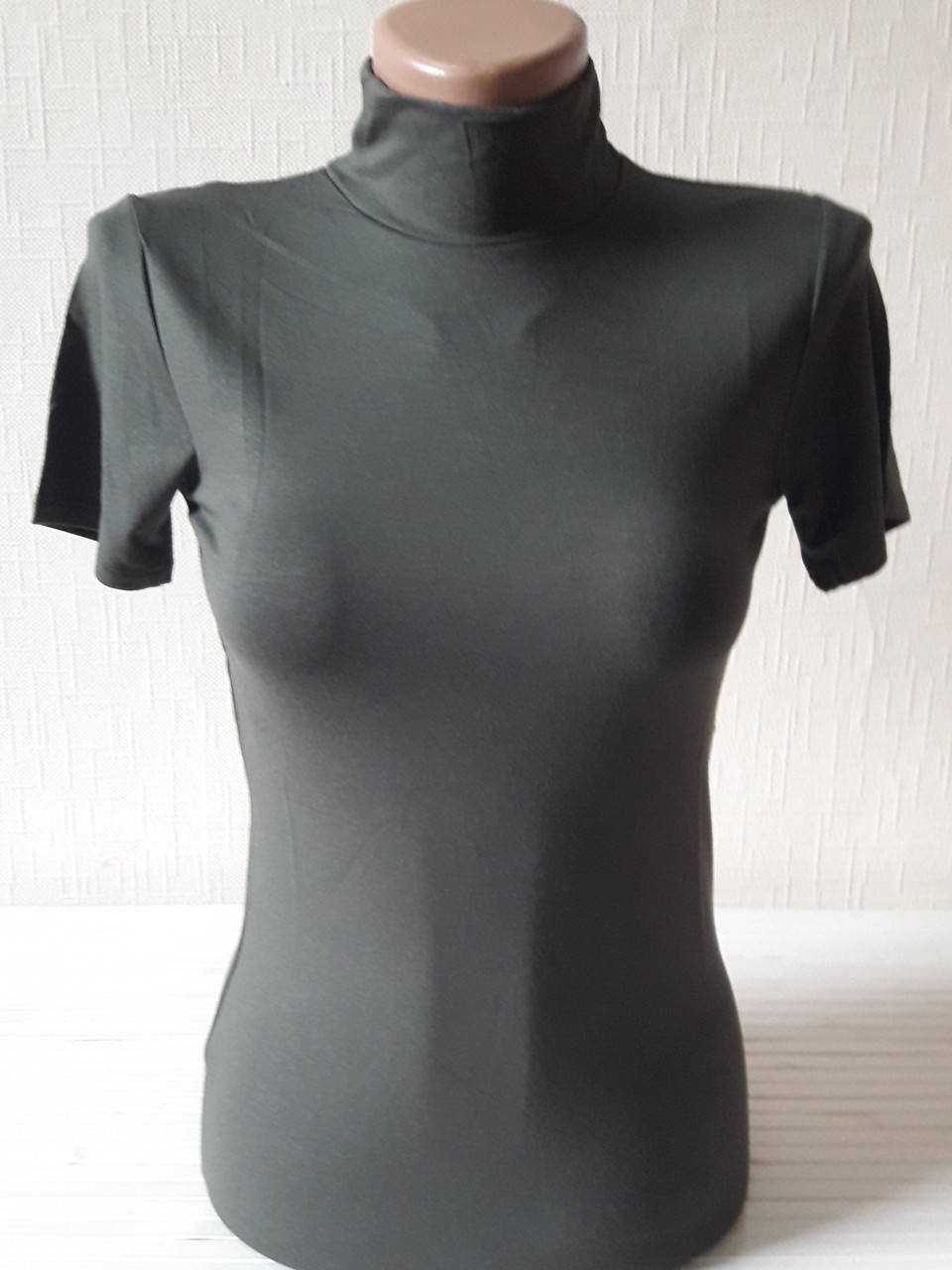 

Водолазка женская, гольф вискоза с коротким рукавом, американка хаки