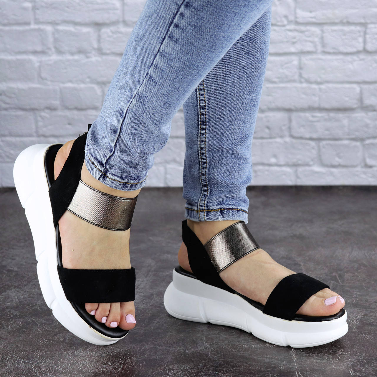 

Женские сандалии Fashion Leia 1796 36 размер 23 см Черный