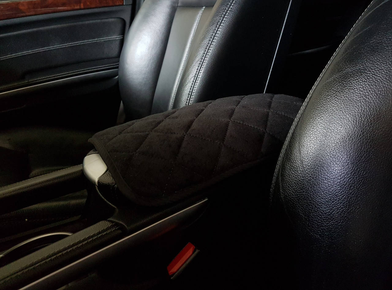 

Накидка на подлокотник черный цвет. Размер: СТАНДАРТ