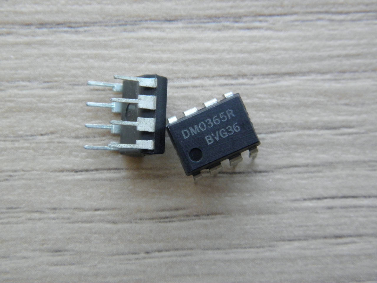 

Микросхема DM0365R