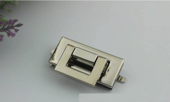 

Замок для сумки прямоугольный серебро 45*20 мм