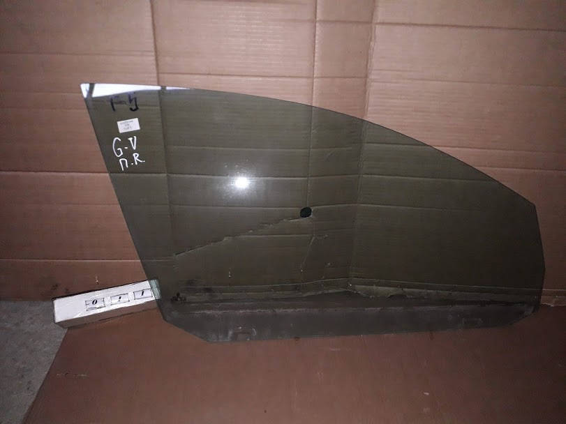 

№11 Б/у Стекло передней правой двери VW Golf V 2003-2009