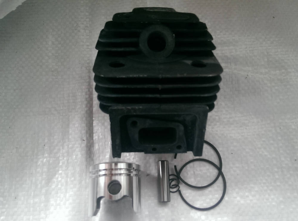 

Мотокоса китай 1.5 квт Цилиндр 40мм в сборе 1,5квт черная hrome