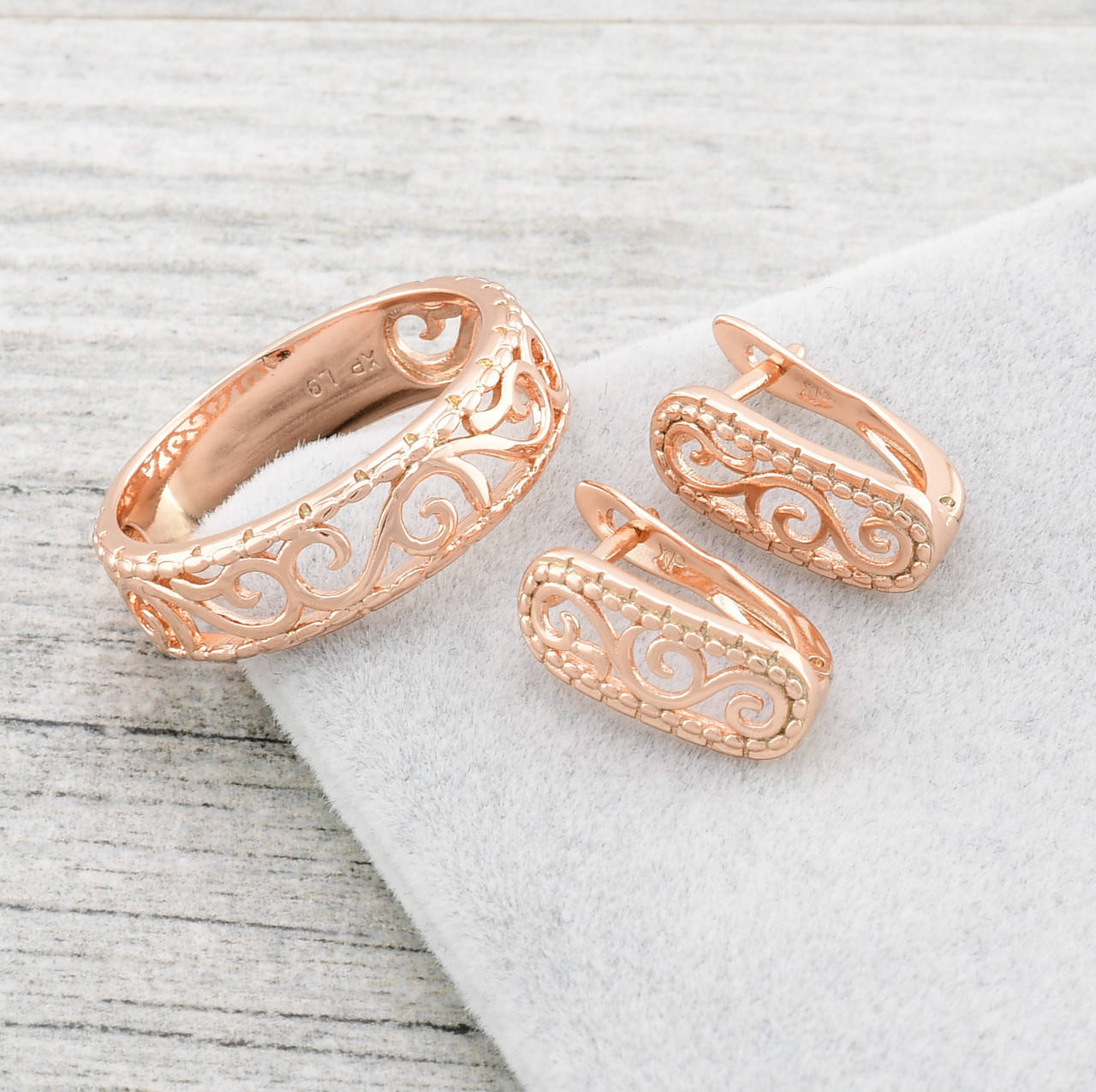 

Набор Xuping Изысканность 65009 кольцо + серьги 15х6 мм позолота РО размер 16