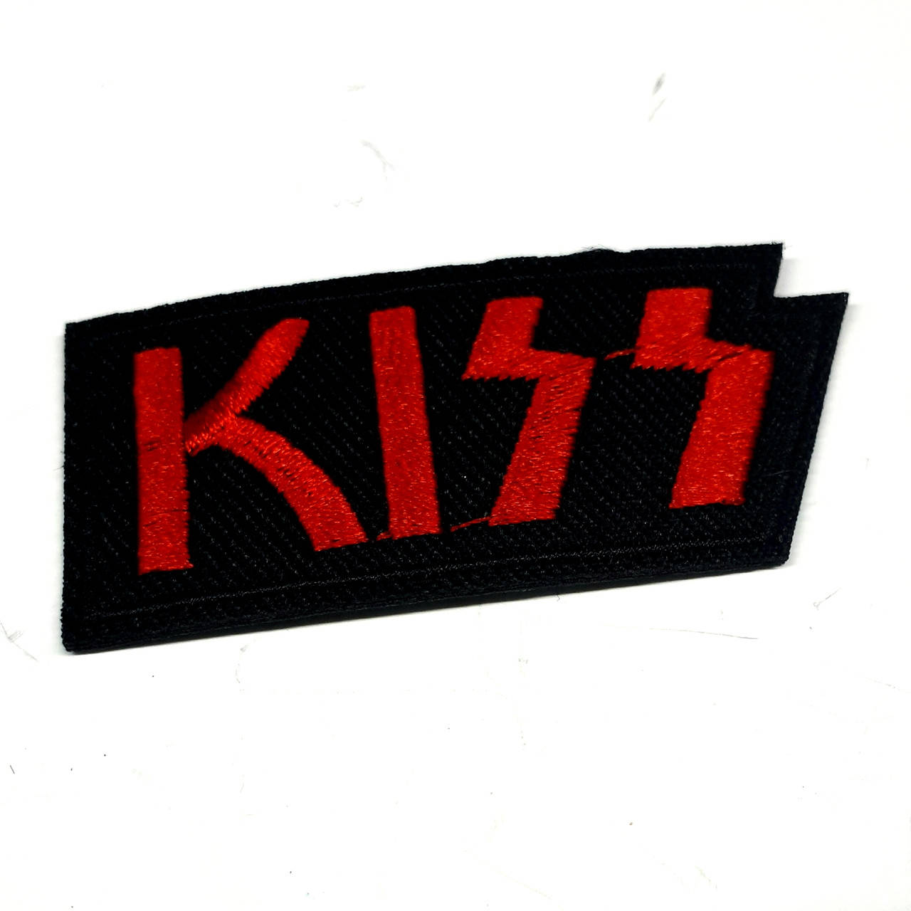 

Нашивка термо вышитая " Kiss"