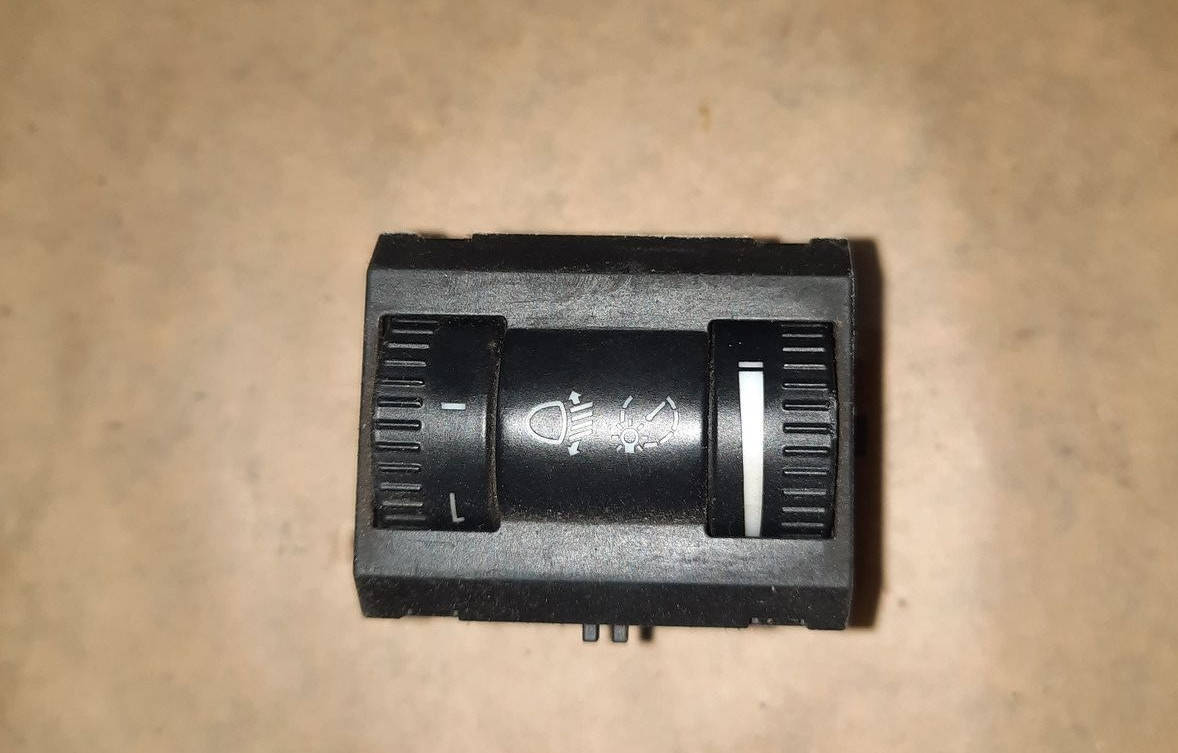 

1Z0941333 Кнопка корректора фар VAG Octavia , A5 , 2004 - 2013р шкода октавия а5, кнопка регулировки фар