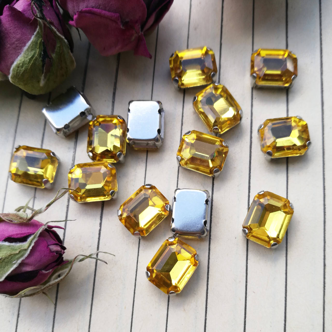 

Стрази в цапах, прямокутник 8*10 мм, колір Topaz