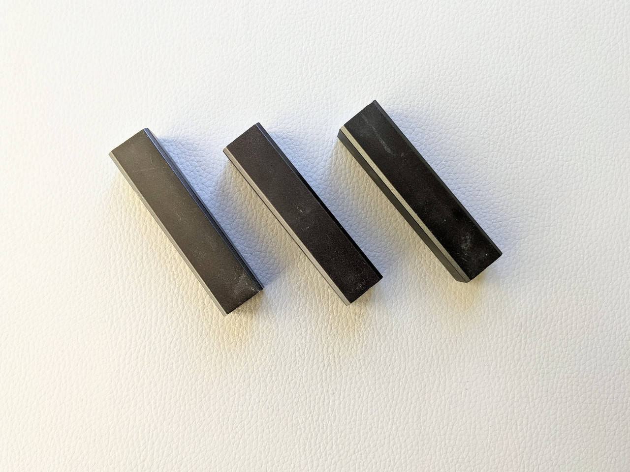

Power Bank 2200 mAh DC 5V 1A Black