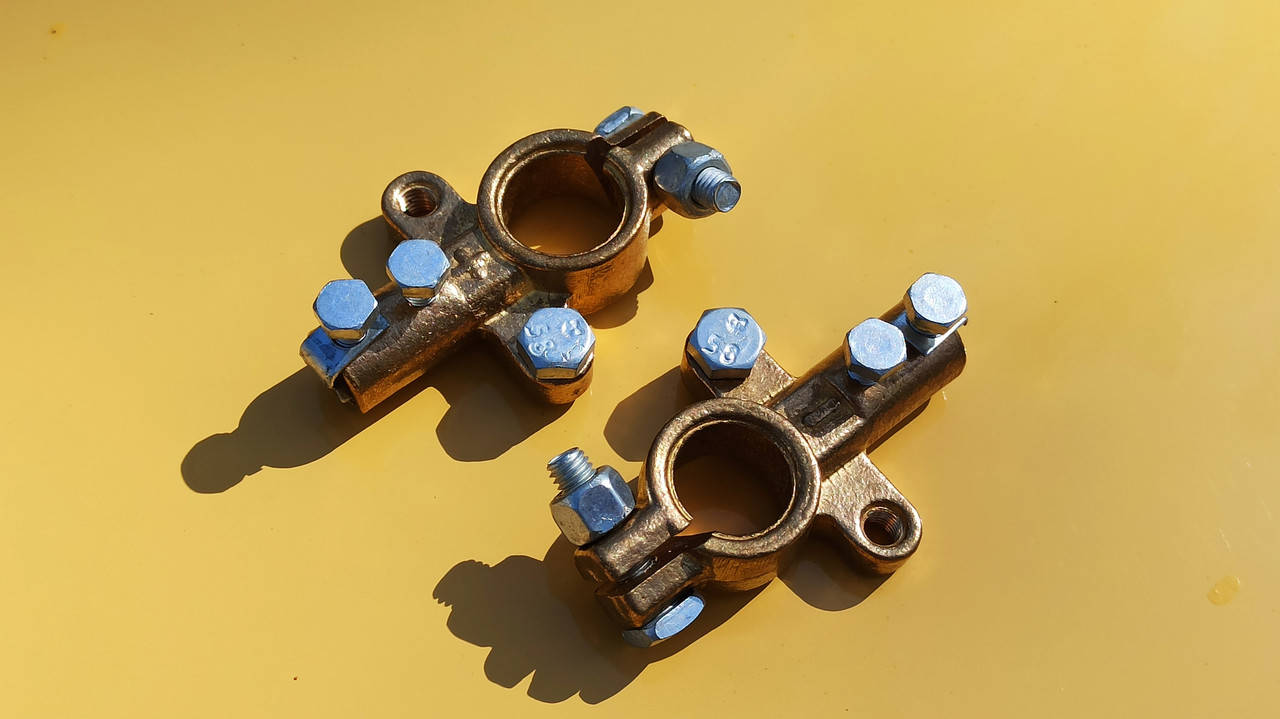 

Клемма АКБ латунь грузовые комплект 2шт (аккумуляторная)