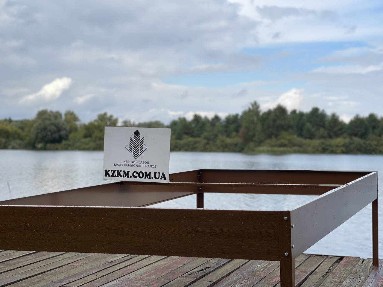 

Грядка оцинкованная под золотой дуб