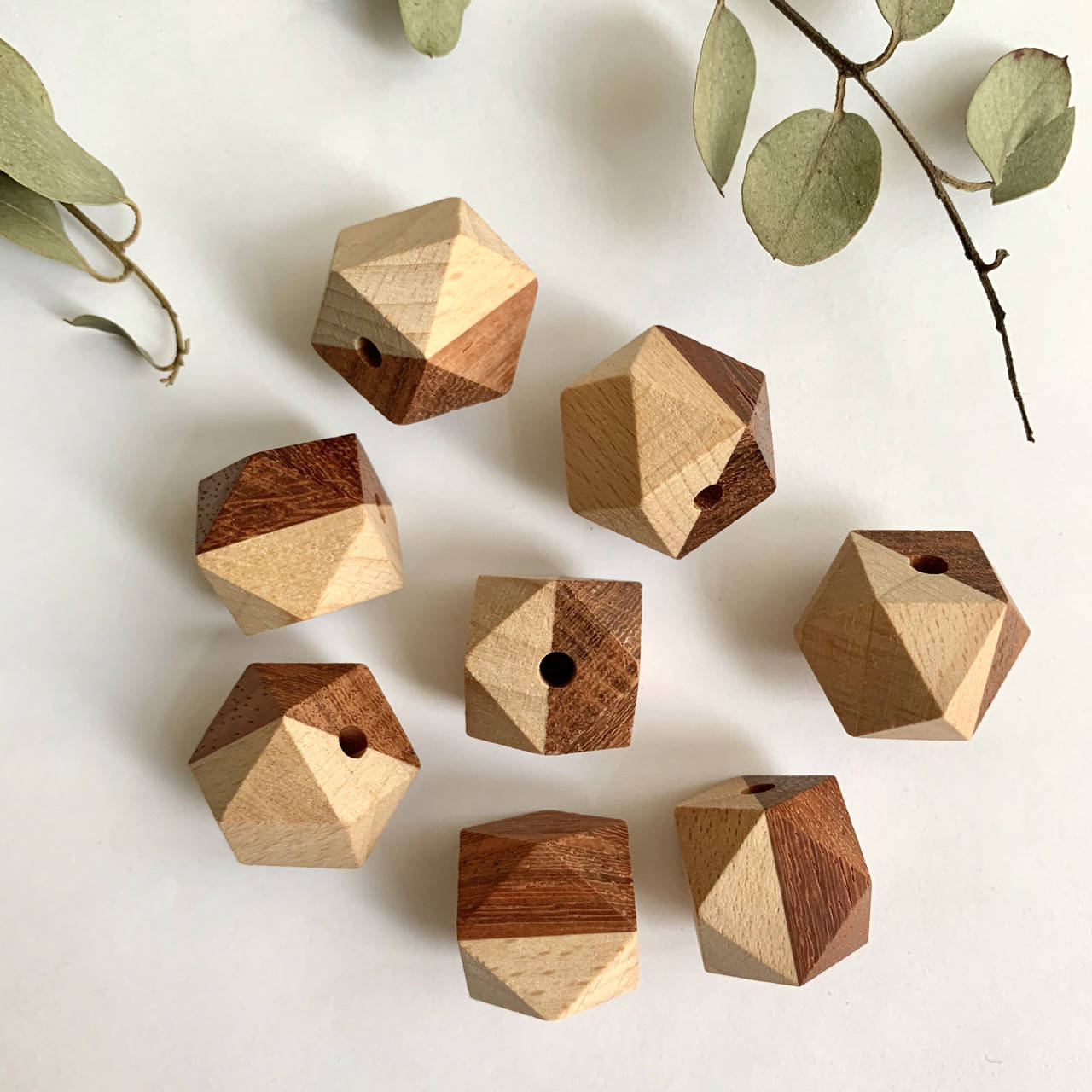 

Бусина гранёная дуб-бук двуцветная, 20 мм