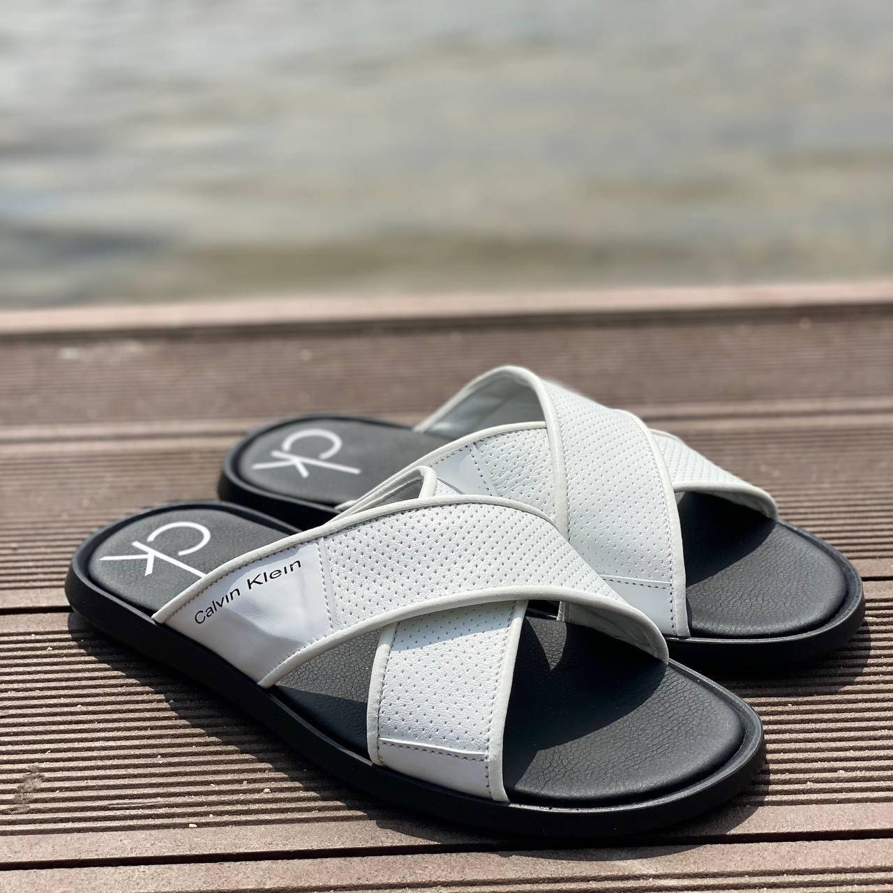 

Шлепанцы мужские Calvin Klein кожаные, шлепки калвин кляйн черные сланцы, мужские тапки 42, Белый