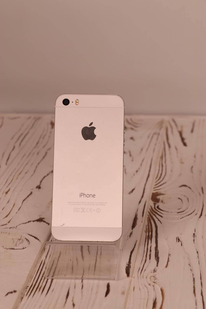 

Apple iPhone 5S 32GB Silver Neverlock, Серебристый