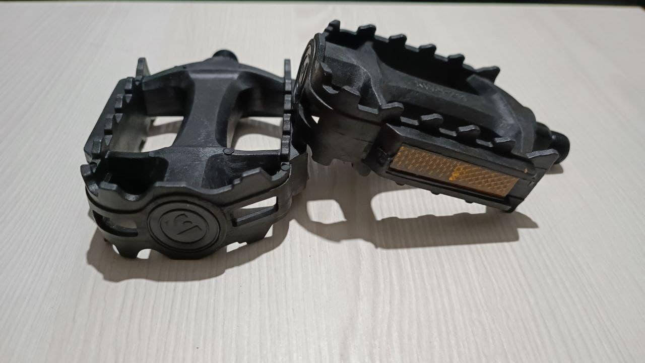 

Велосипедные пластиковые педали W-F211