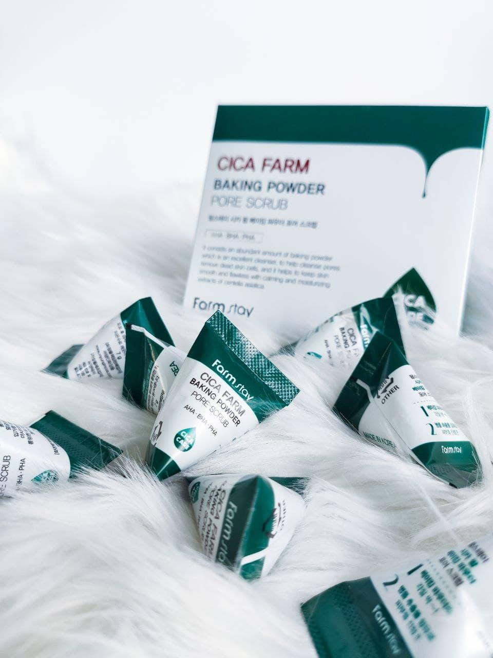 

Очищающий скраб с центеллой азиатской FarmStay Cica Farm Baking Powder Pore Scrub