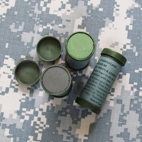 

Военный грим-стикер NATO Camo Light Green & Loam (светло-зеленый и суглинок)