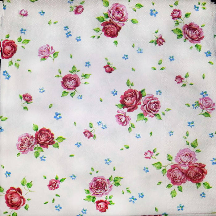 

Салфетка для декупажа "Миниатюрные розы, фон розовый", размер 25*25 см, трехслойная