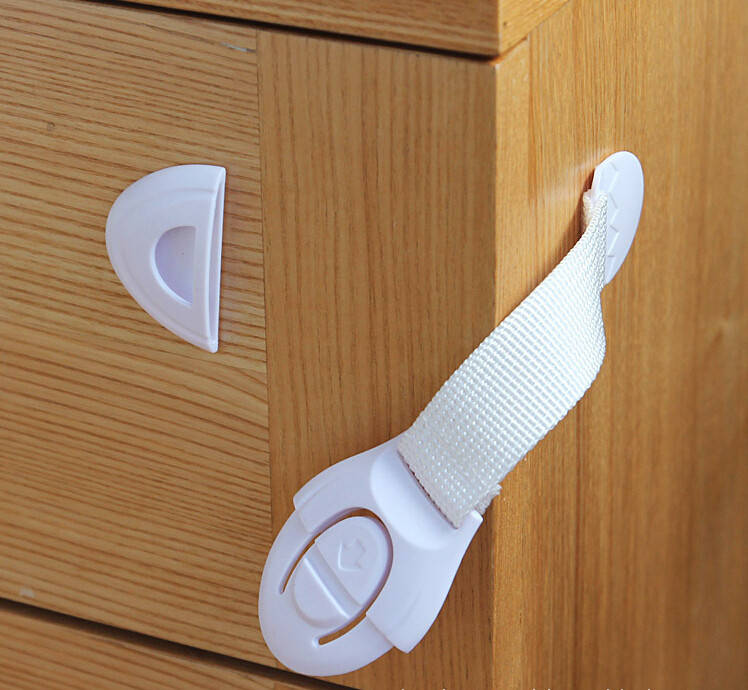 

Универсальный замок на мебель с тканевым шлейфом, Белый