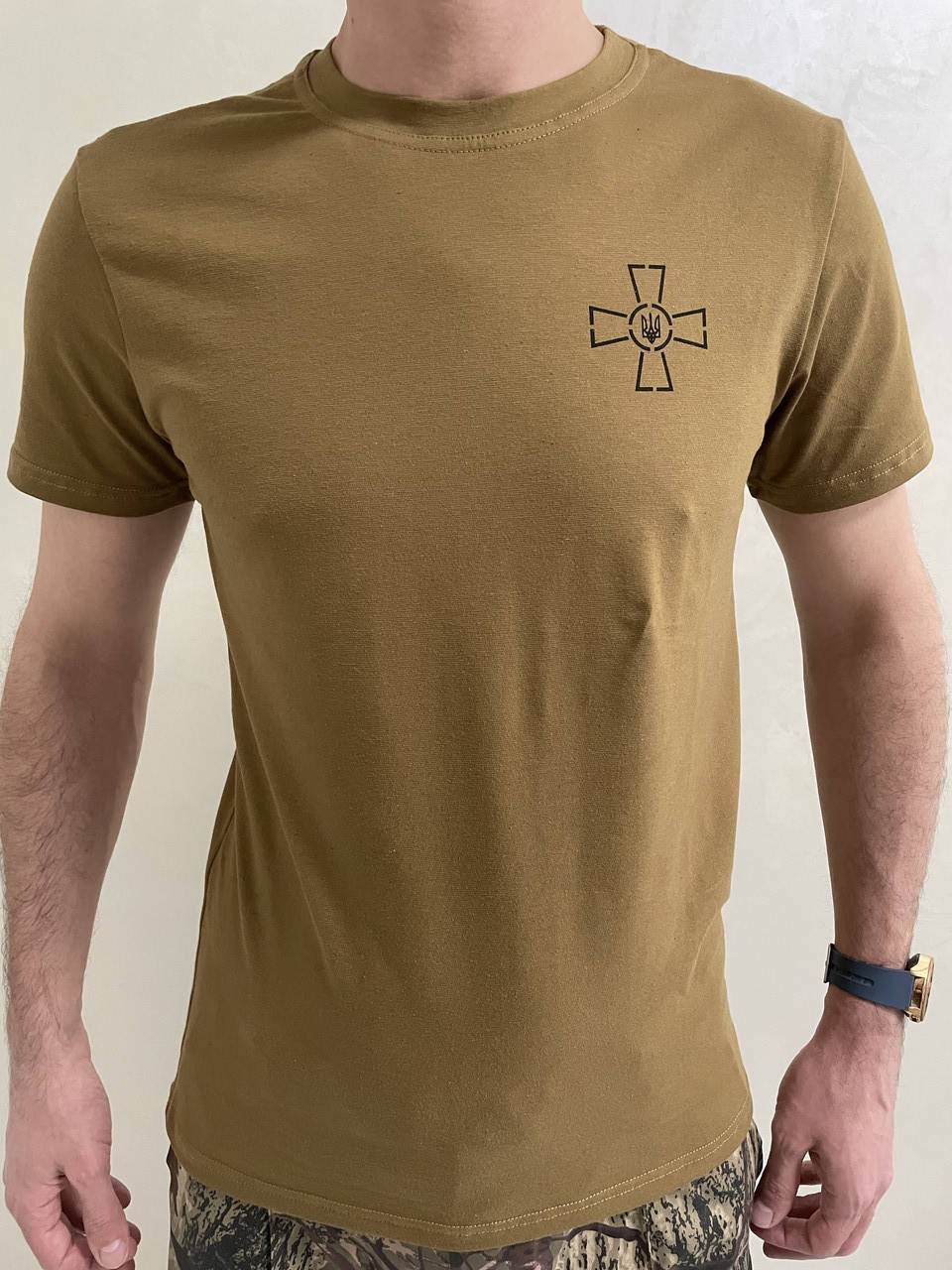 

Футболка койот с крестом