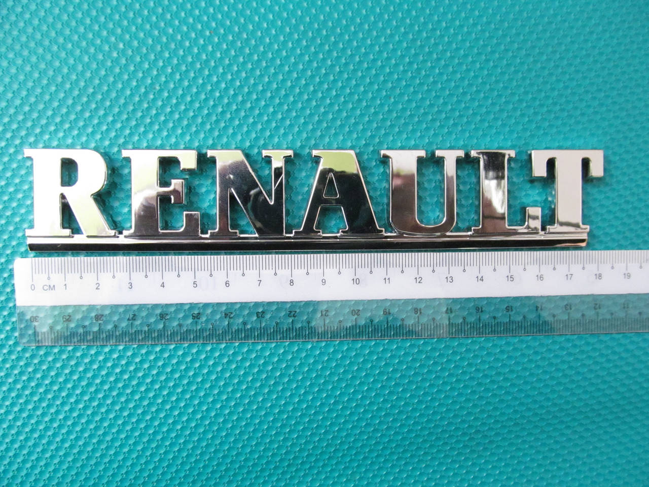 

Renault буквы шильдык хром накладка эмблема логотип шильдик надпись шильд (рено) (18 * 3.3см.)
