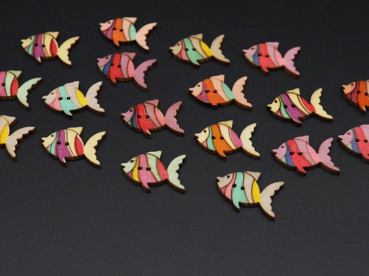 

Деревянные заготовки для творчества. Рыбки. Цвет микс. 27мм