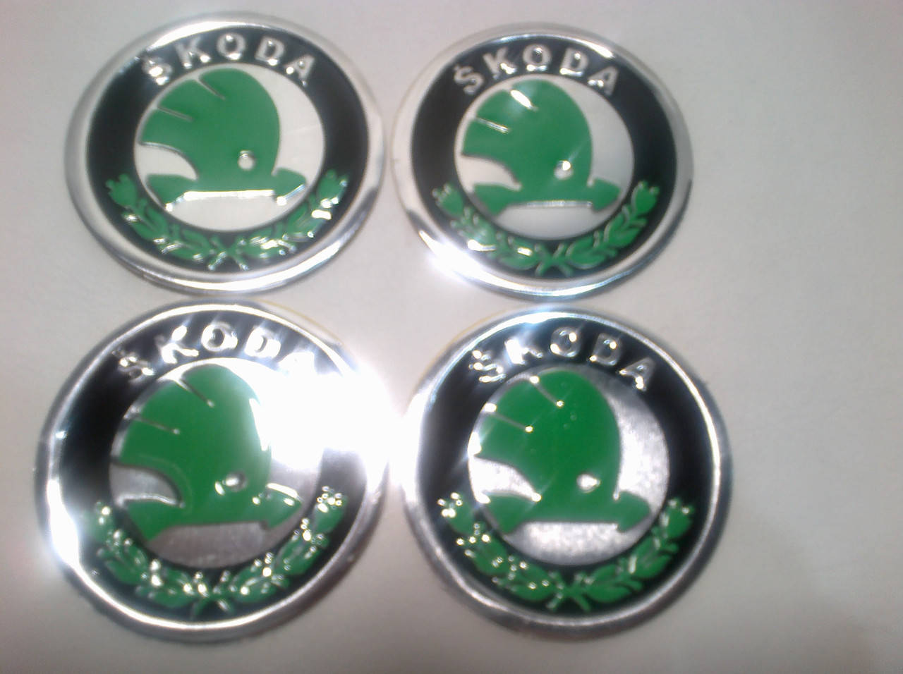 

Наклейка на колпачок диска Skoda 60 мм