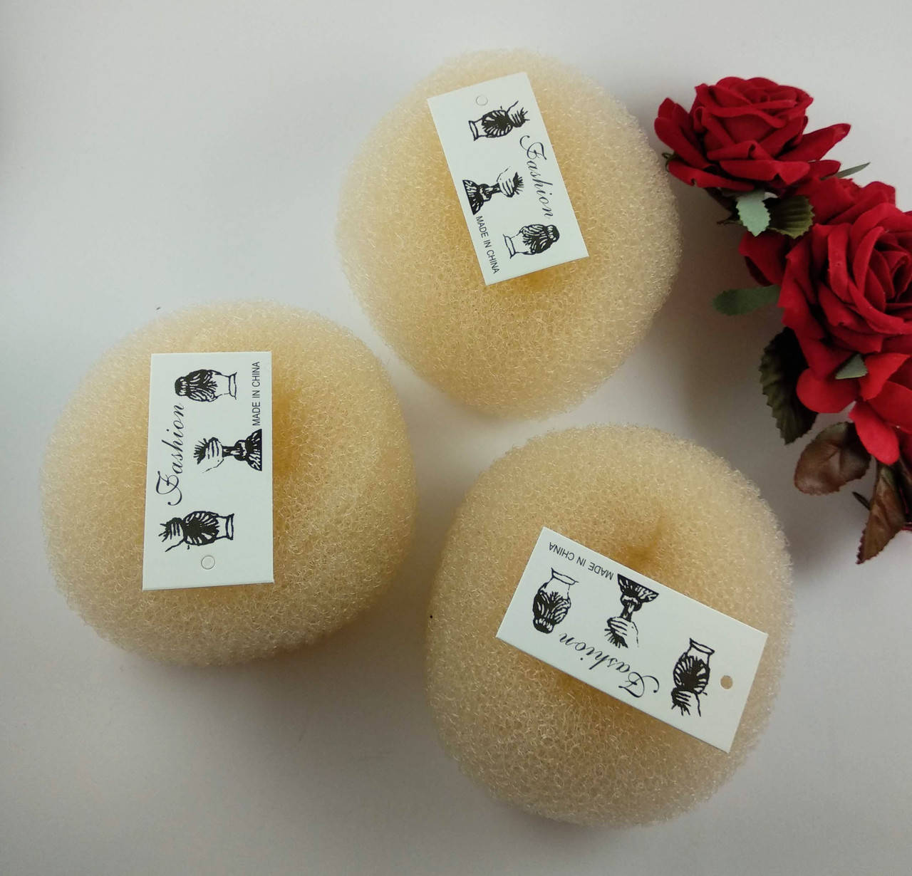 

Бублик (валик) для волос. Цвет: Блонд. Диаметр: 10 см (+/- 1 см), Белый