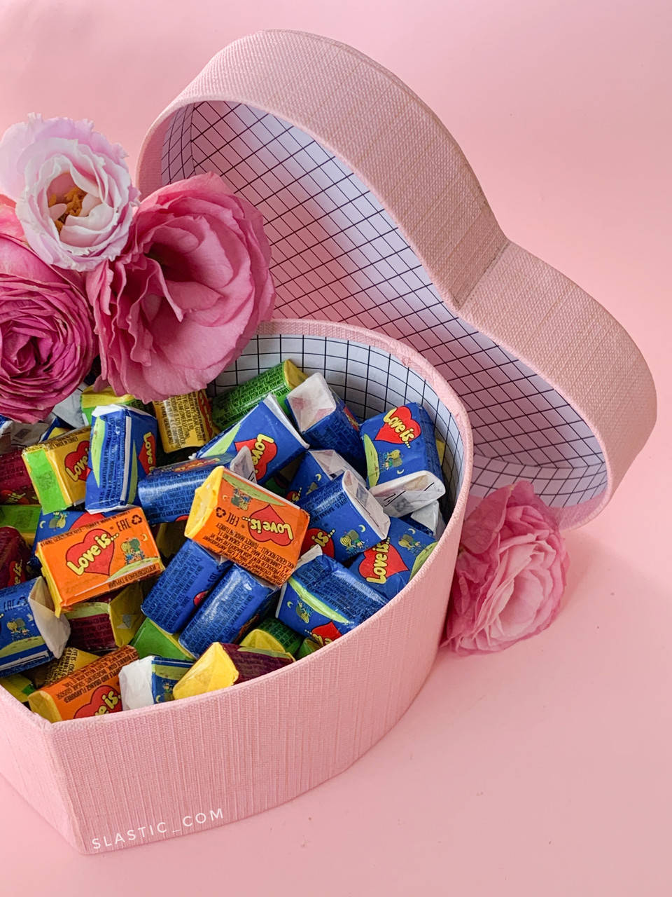 

Жвачки Love is в коробке Сердце 70 шт