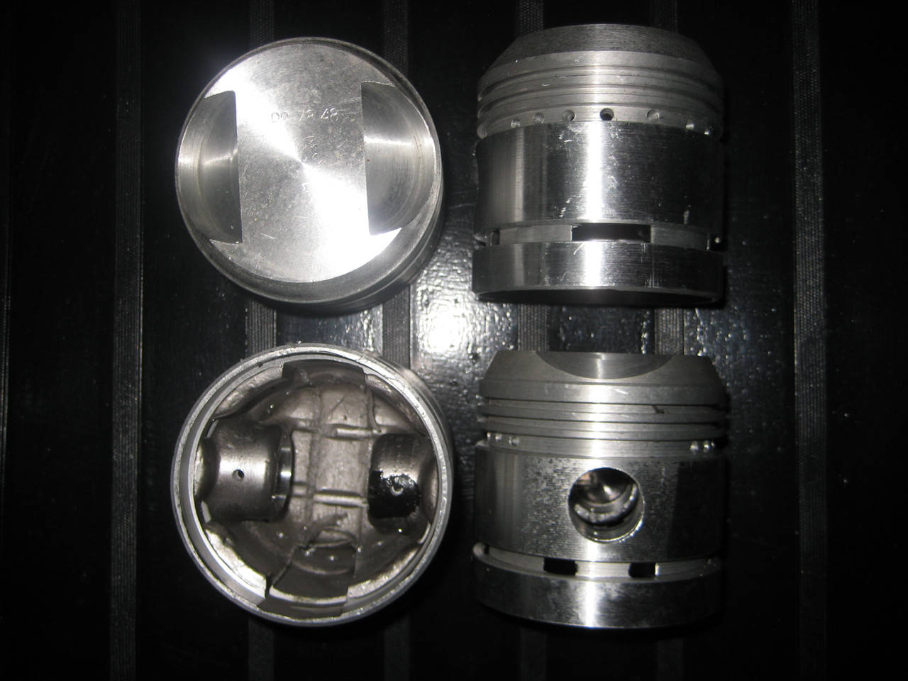 

Поршня МТ 9 10 11 12 16 Днепр 2шт пара