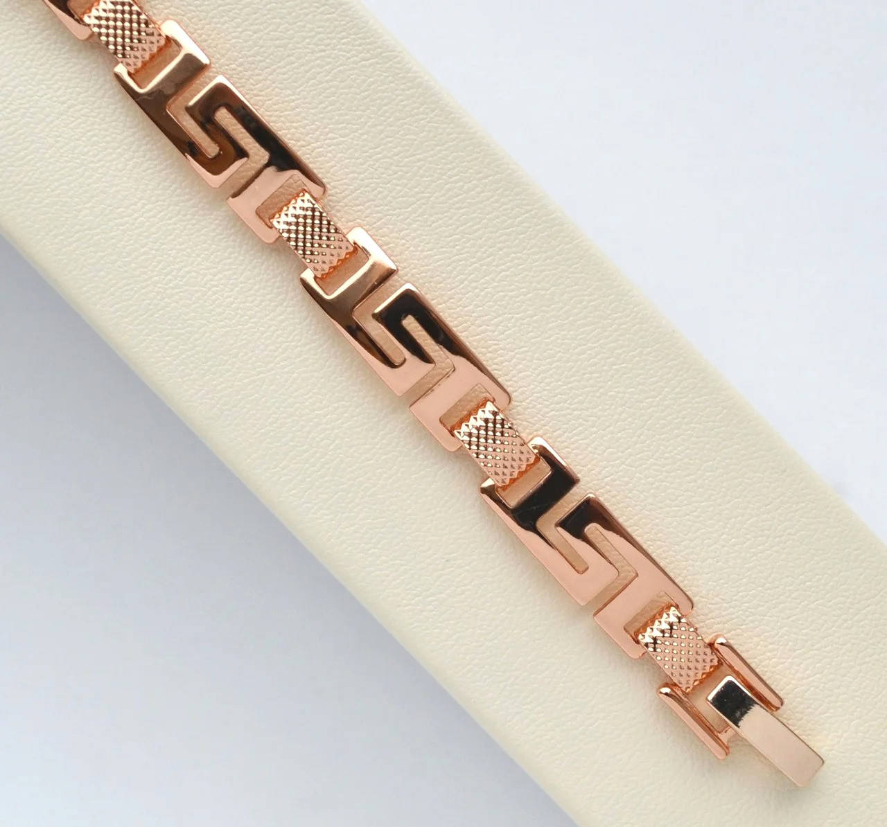 

Браслет греческий узор позолота 18к длина 20 см. ширина 8 мм.