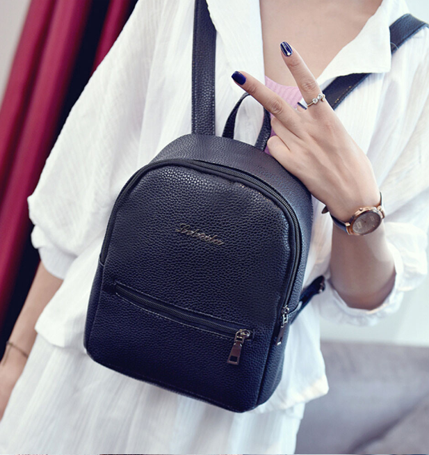 

Рюкзак маленький школьный городской черный Модный Высота 25 см.