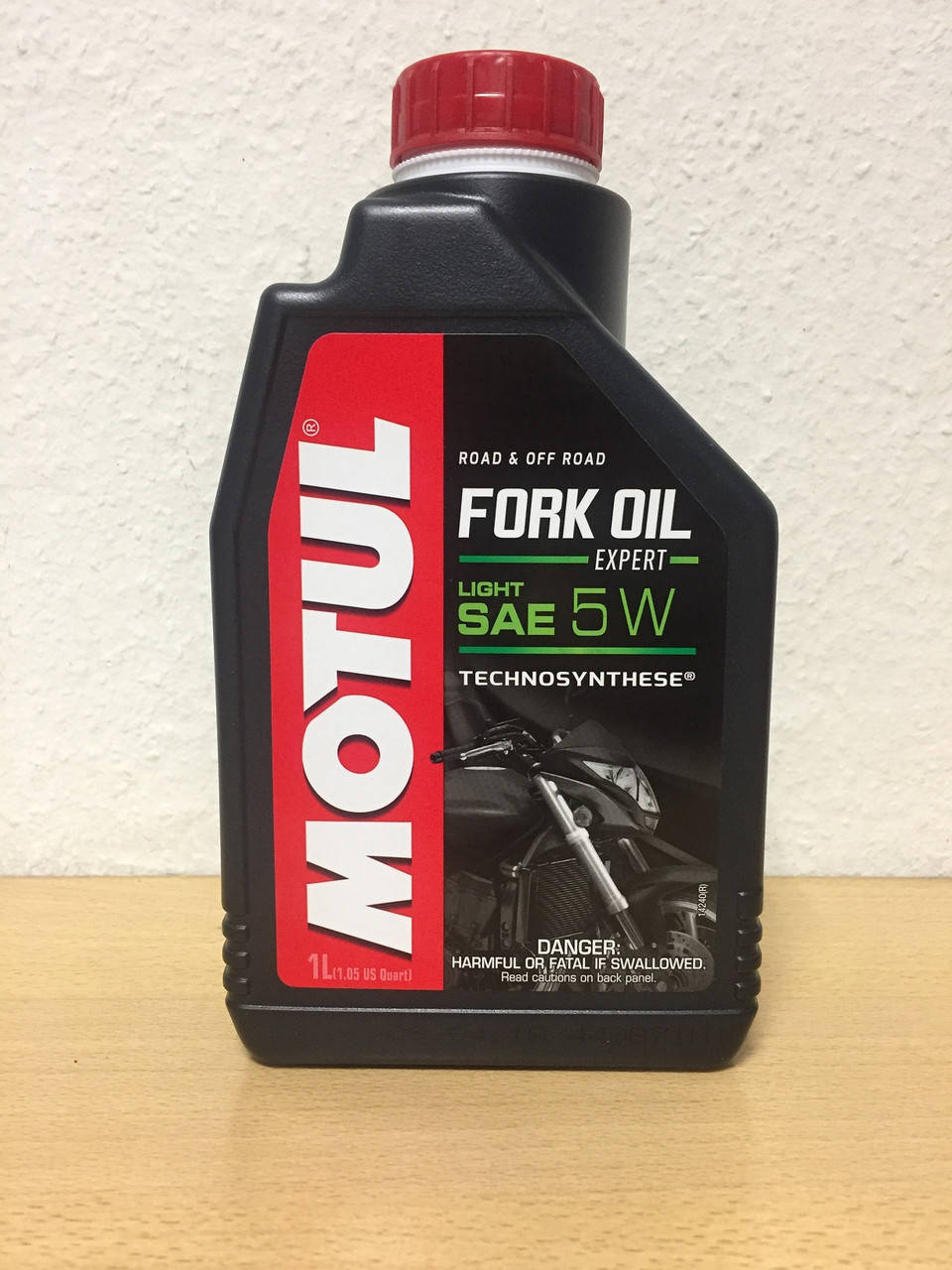 

Вилочное масло MOTUL FORK OIL EXPERT LIGHT 5W 1л (101142/105929)